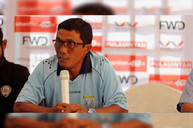 Kiper Arema Dilatih...