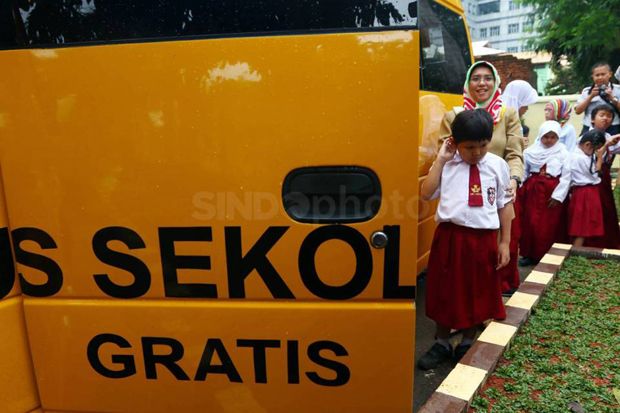 DKI Luncurkan Bus Sekolah...