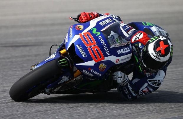 Lorenzo Terjatuh di...
