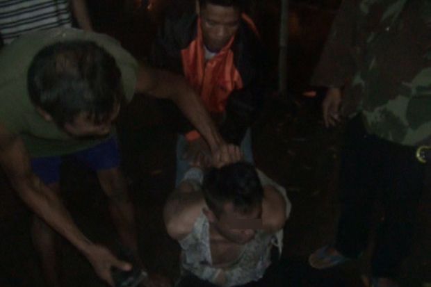 Tepergok Mencuri di...