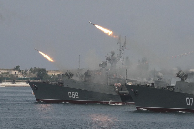 Lawan Rusia, Anggaran...