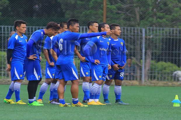 Persib Tak Dibebani...