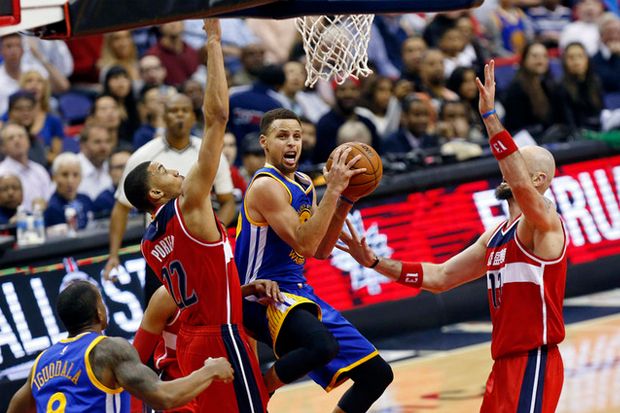 Stephen Curry Menggila,...