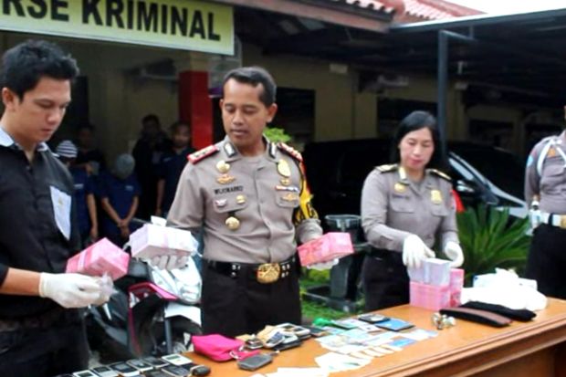 Tujuh Oknum Wartawan...