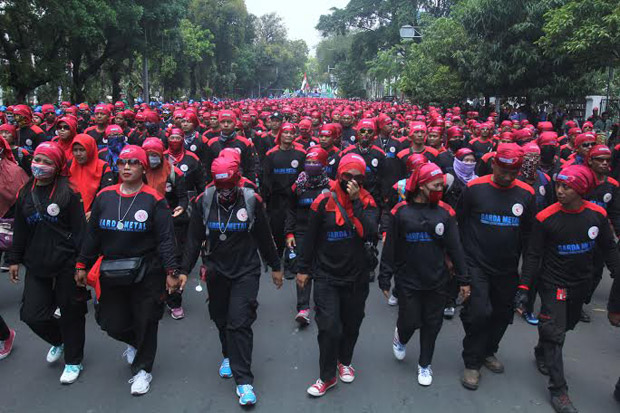 Polisi Depok Kawal Ratusan...