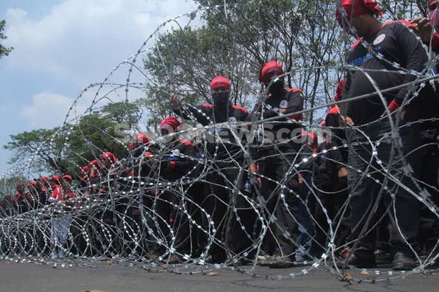 Demo di Istana, Buruh...