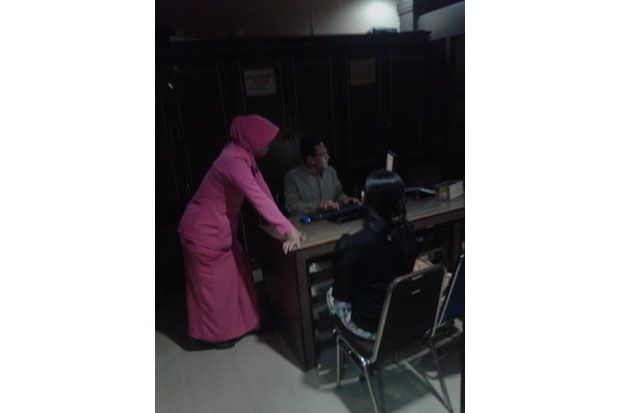 Raba Buah Dada Pasien,...