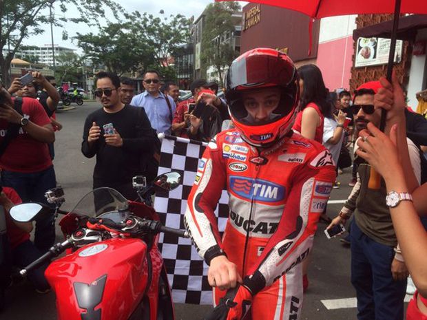Dovizioso Girang Konvoi...