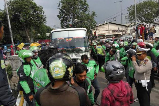 Jenazah Pasutri Korban...