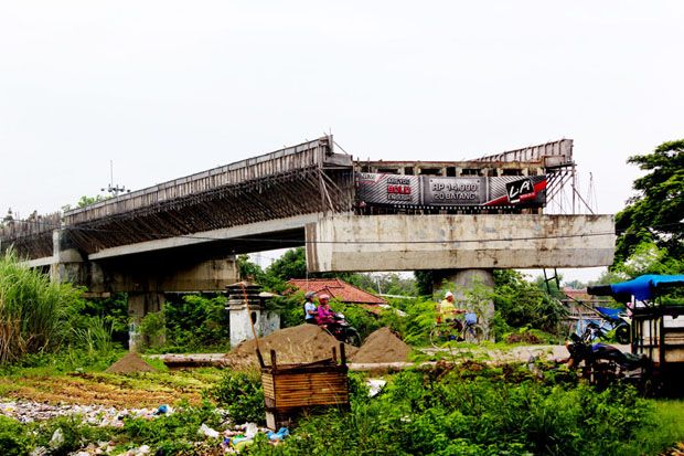 Pembangunan Jembatan...