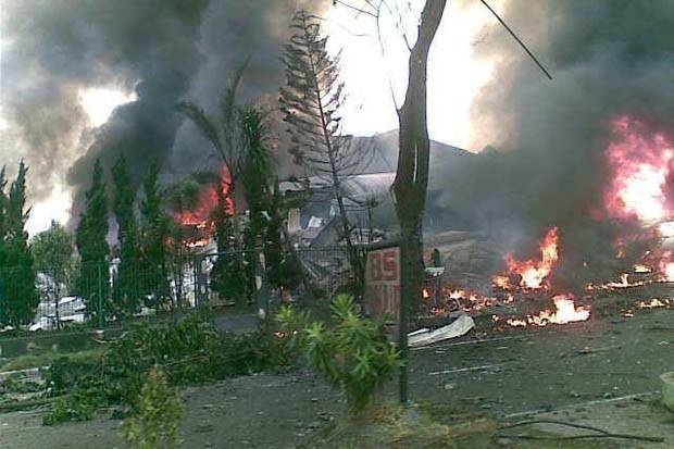 Pesawat Latih TNI Jatuh...