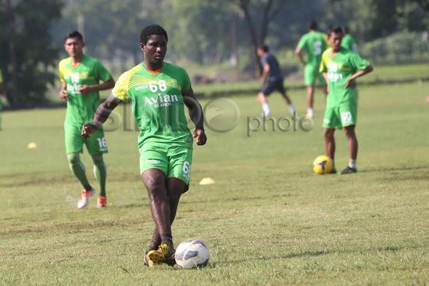 Tarik Emile Mbamba,...