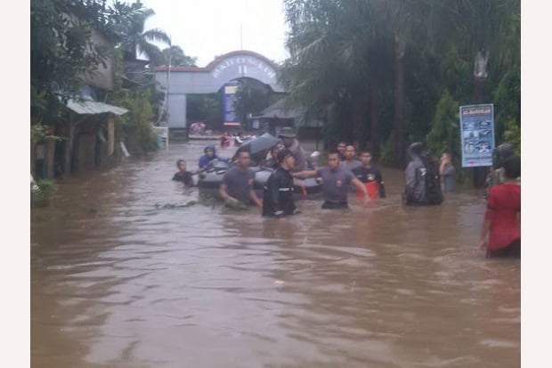 Terjunkan Perahu Karet,...