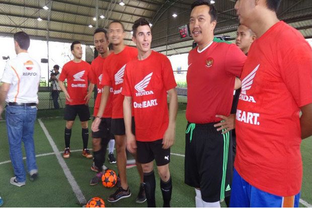Menpora Adu Skill dengan...
