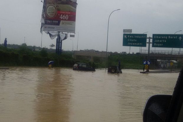Banjir Tol Cikampek,...