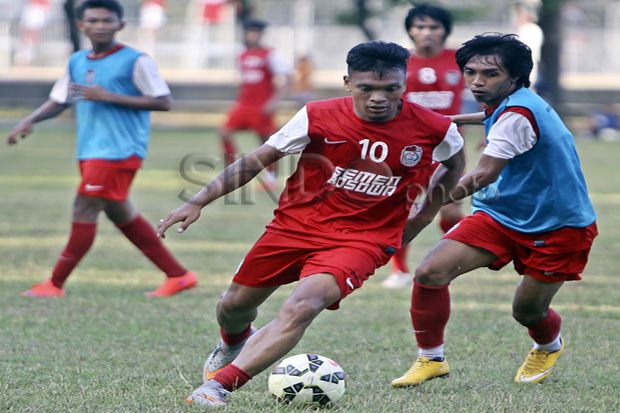 Ferdinand Bergabung...