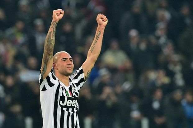 Dianggap Pahlawan, Zaza...