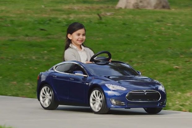 Tesla Model S Dibuat...
