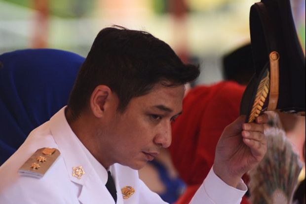 Tidak Bisa Pimpin Upacara,...