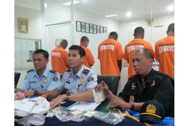 Imigrasi Depok Tangkap...