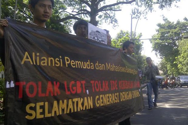 Mahasiswa Bandung Gelar...