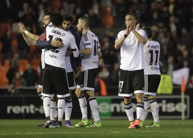 Gary Neville Buat Valencia...