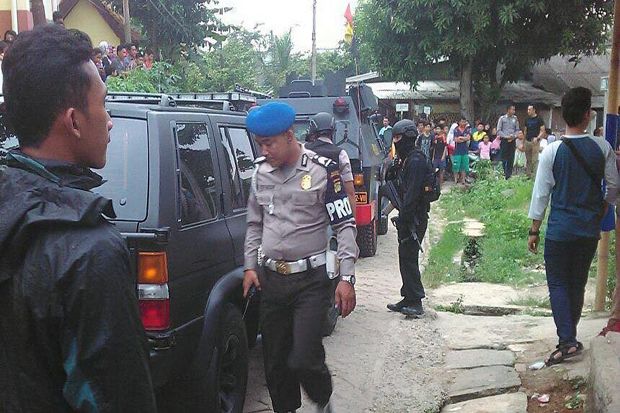 Densus 88 Tangkap Warga...