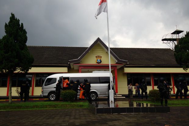 Enam Terduga Teroris...