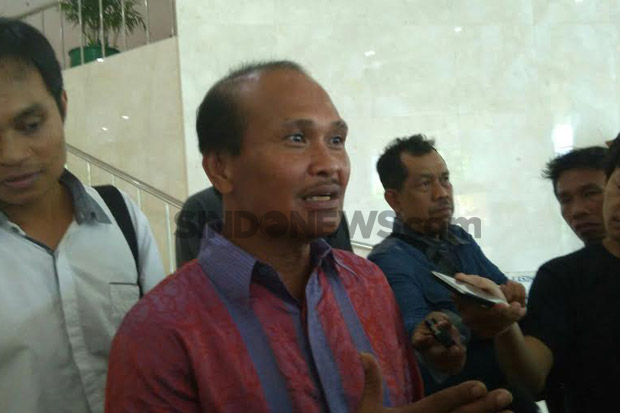 Daeng Aziz Pertanyakan...