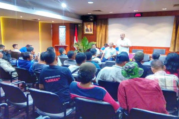 Sudah Berdialog, Demonstran...