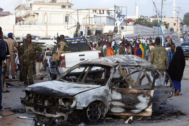 Serangan Bom Mobil Al-Shabaab...