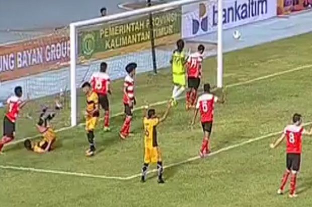 Madura United Ngamuk,...