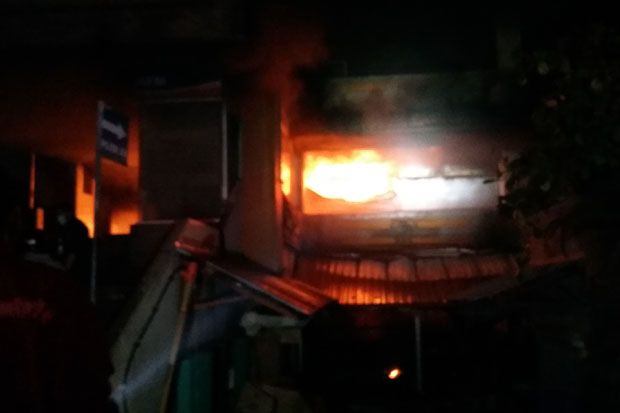 33 Mobil Damkar Dikerahkan...