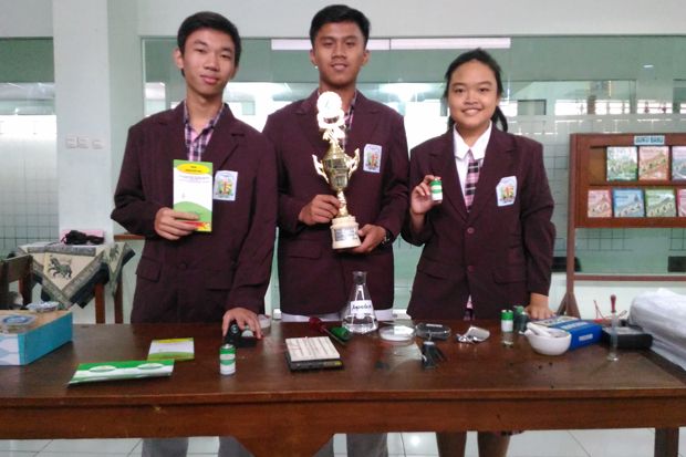 Siswa SMA Kebon Dalem...