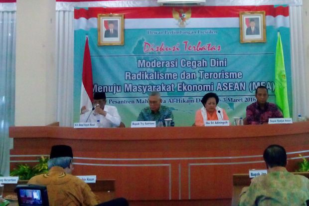 Hasyim Muzadi Undang...