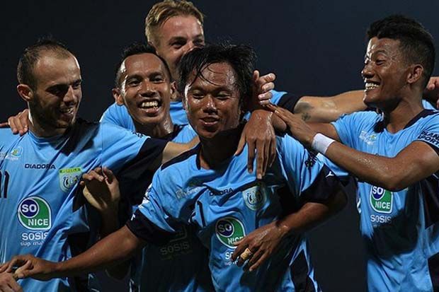 Hat-trick Dzumafo Pastikan...