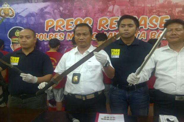 Polisi Bekuk Sembilan...