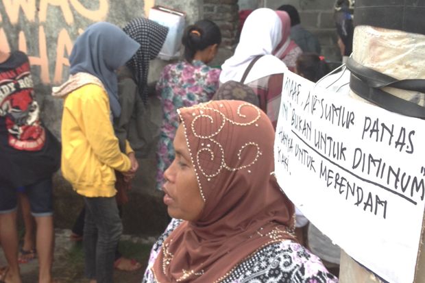 Pengunjung Sumur Aneh...