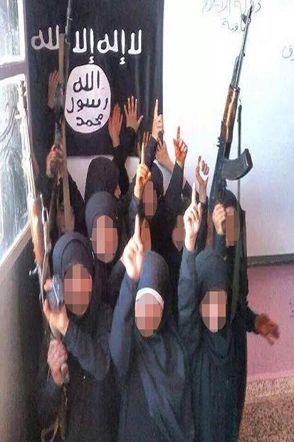 Algojo Gadis Cilik ISIS...