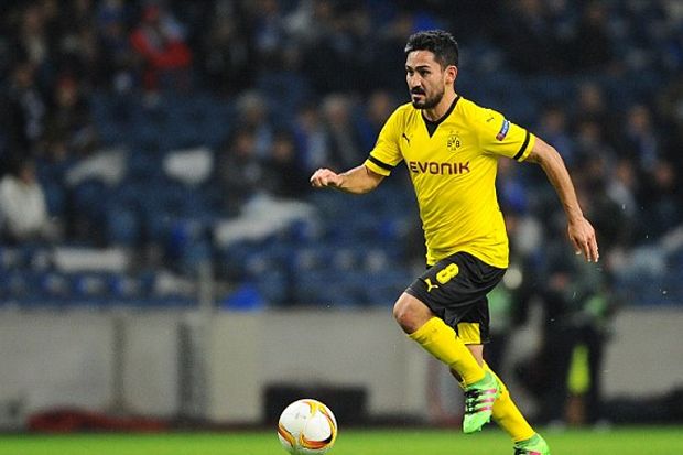 Gelandang Dortmund Ikuti...
