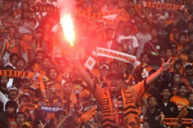 Tewas Dikeroyok Suporter...