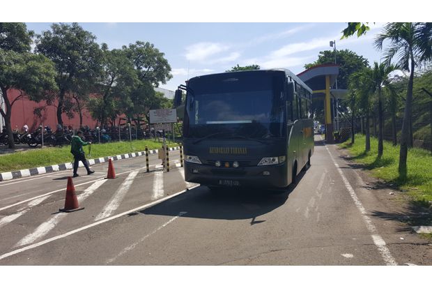 Mendarat di Bandara...