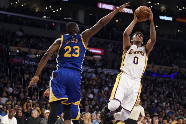 Benamkan Warriors, Lakers...