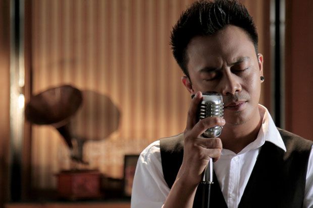 Gio Bawakan Lagu Soundtrack...