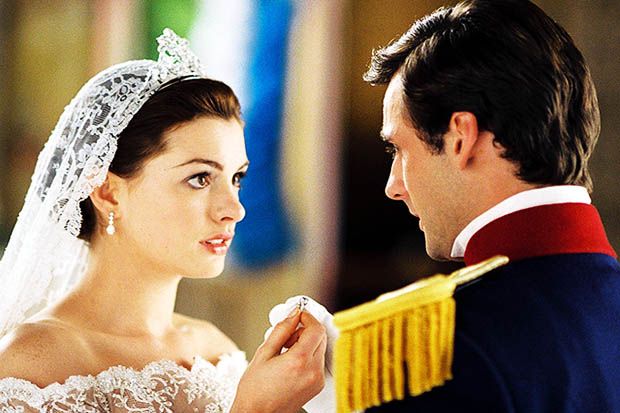 Beda Nasib Anne Hathaway...