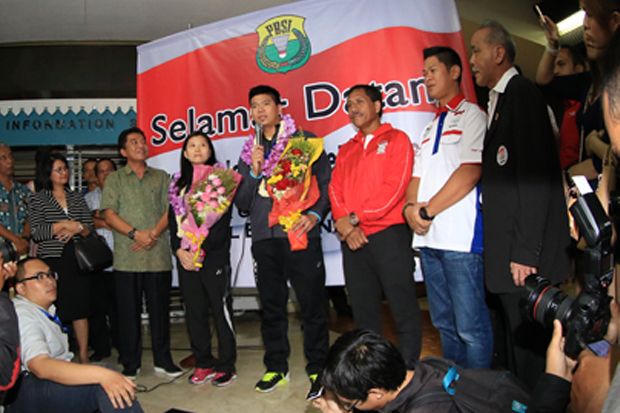 Tiba di Indonesia, Praveen/Debby...