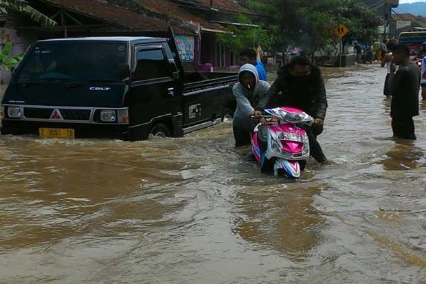 Citanduy Meluap, Tiga...