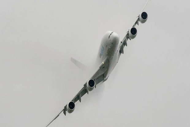 Pesawat Lufthansa dan...