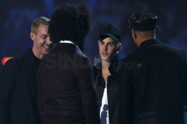 Tekanan Batin, Justin...