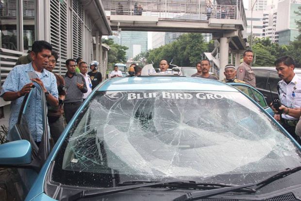 Rusak Taksi Blue Bird,...